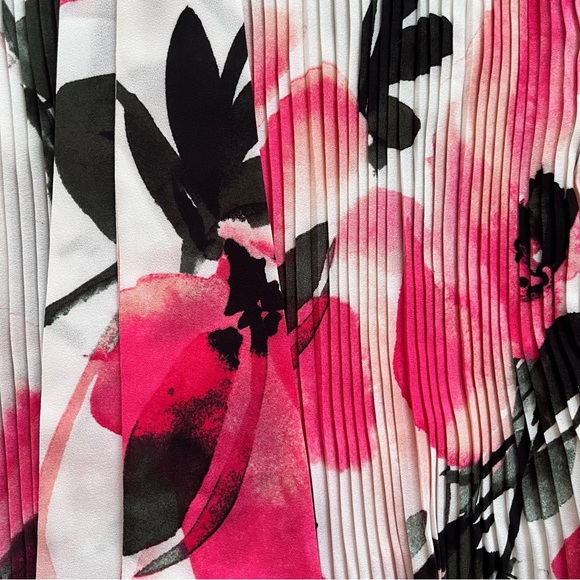 DKNY Floral-Print Pleated Tie-Neck Blouse in White and Pink, Small, Brand new - Picture 11 of 17